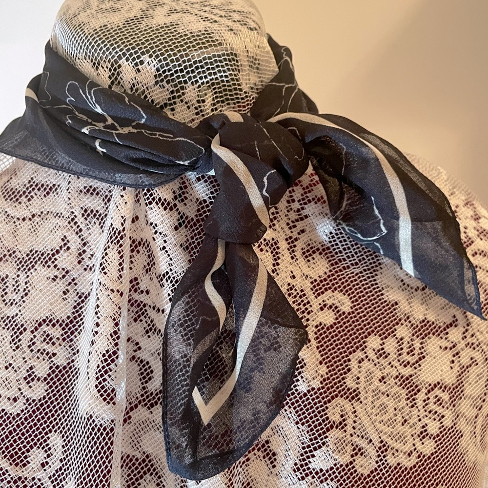 Executive scarf